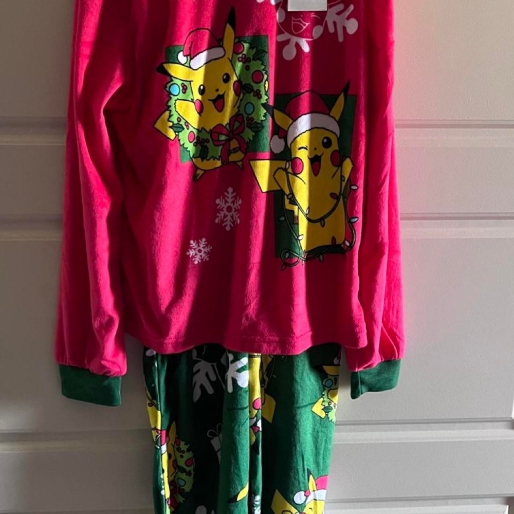Pokémon Pajama Youth Size Medium 8